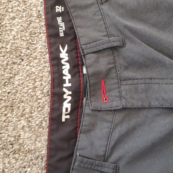 Hawk Shorts - Picture 2 of 4